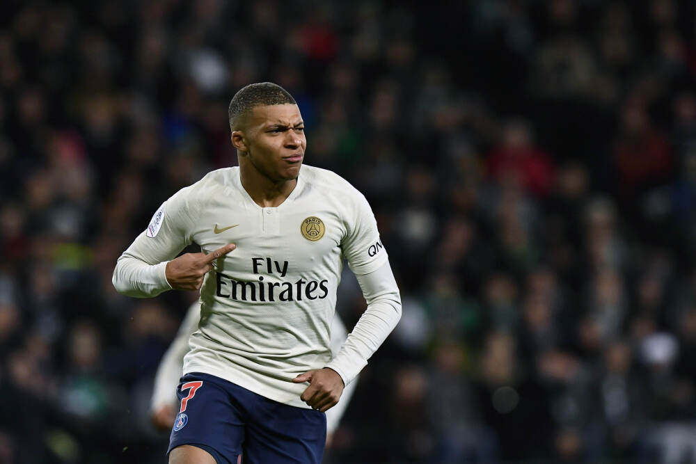   【好评中国】东湖评论：新年贺词凝聚力量，奋进中国步履铿锵